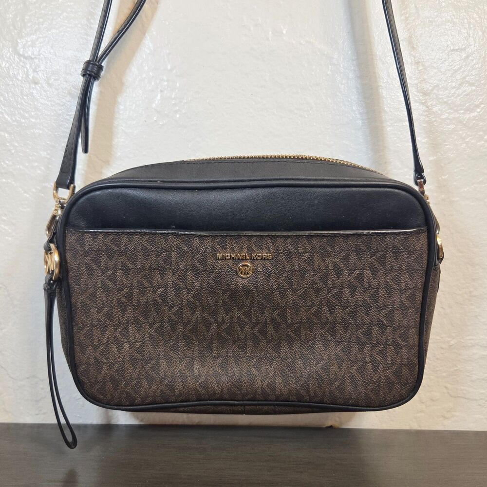 Michael Kors Jet Set Charm Large EW Camera Crossbody Bag